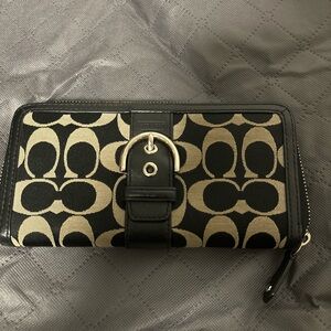 Coach Signature Black and Cream Wallet
